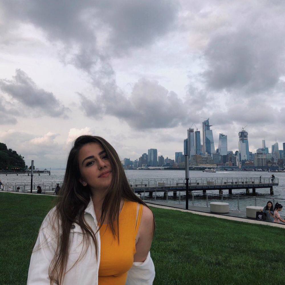 Meet your Posher, Sinem